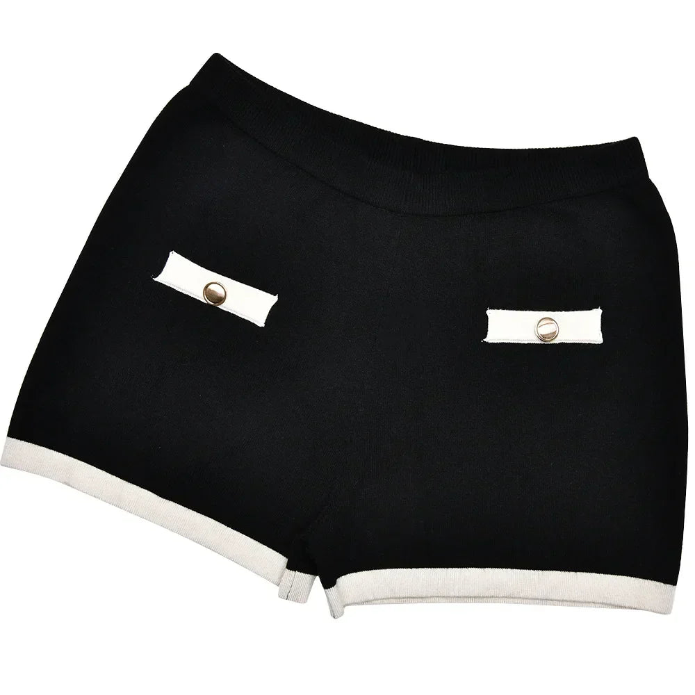 חליפת שני חלקים סרוגה בעיצוב קלאסי מחויט סריג ומכנסיים קצרים - אלנה