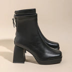 Mills מגפוני דמוי עור עם עקב