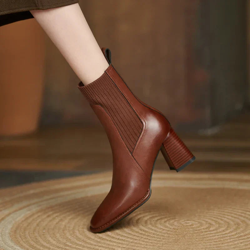 Rivas מגפונים דמוי עור עם עקב