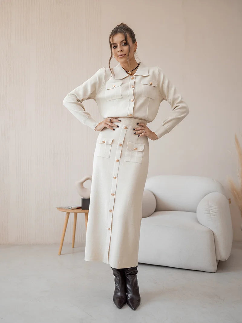 סט סרוג חולצה וחצאית מידי בעיטור כפתורים וכיסים - Danna