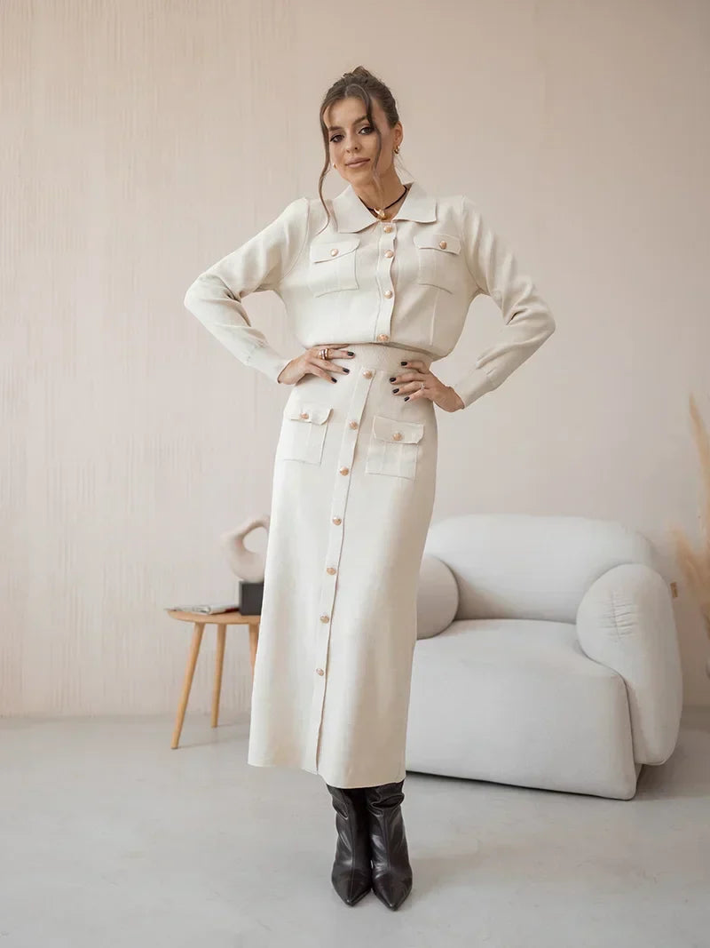 סט סרוג חולצה וחצאית מידי בעיטור כפתורים וכיסים - Danna