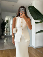 חליפת שני חלקים סרוגה וסט סגירת כפתורים וחצאית מקסי - ג'יילה