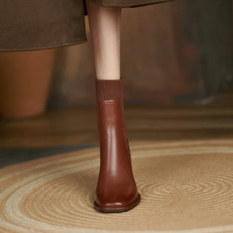 Rivas מגפונים דמוי עור עם עקב