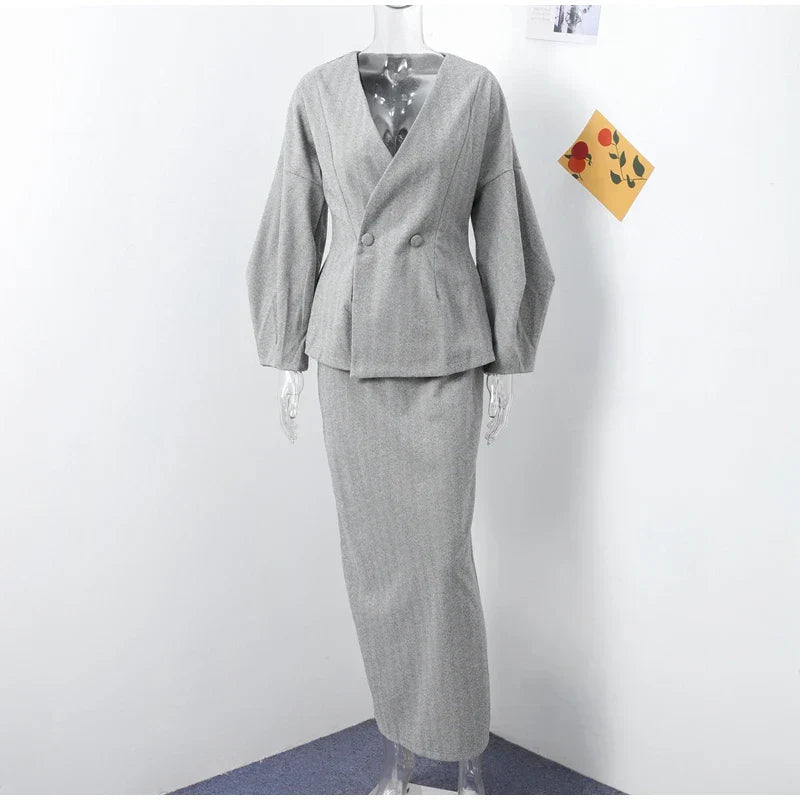 סט שני חלקים צמרי בעיצוב מלכותי חצאית מידי ובלייזר - Reina