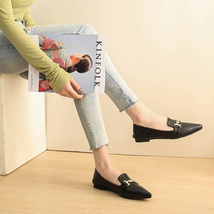 Eliza נעלי בובה מעור בשילוב אבזם