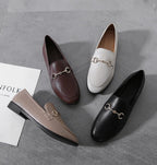 Levy נעלי בובה מעור בשילוב אבזם